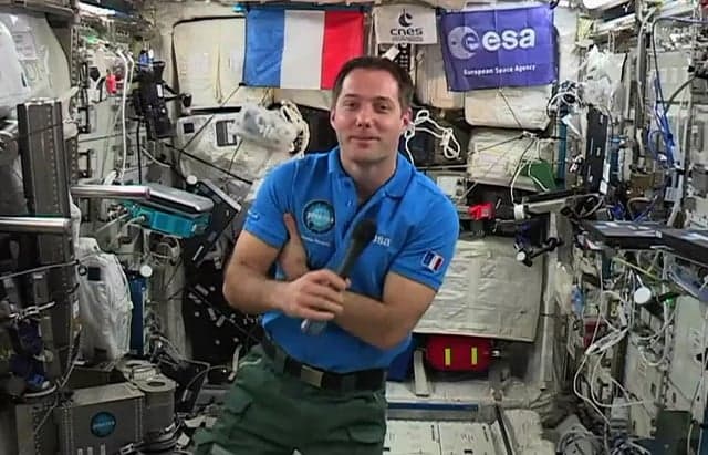French astronaut returns to earth after 200 days... and will find France has changed a little