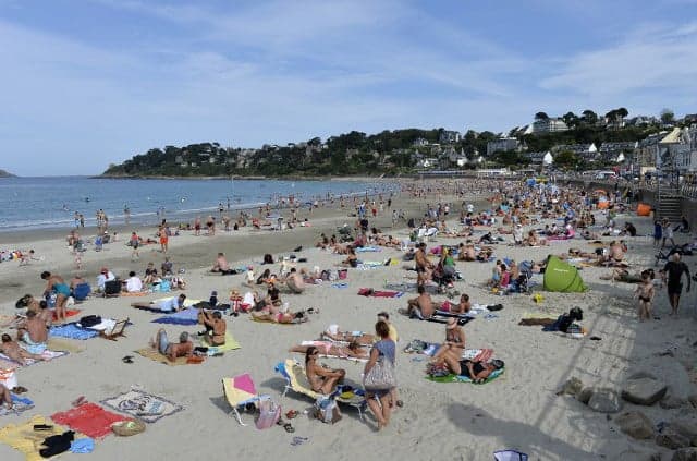 Holidaymakers in France's Brittany warned about skin cancer risks