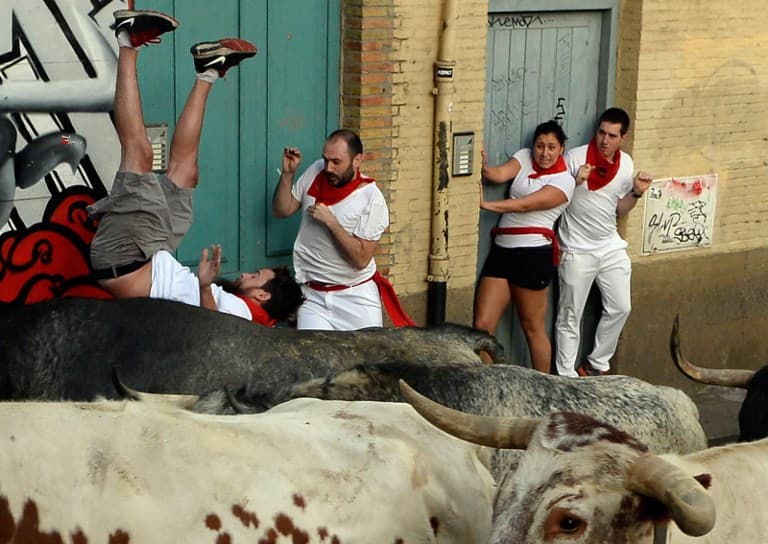 Three gored in first Pamplona bull run