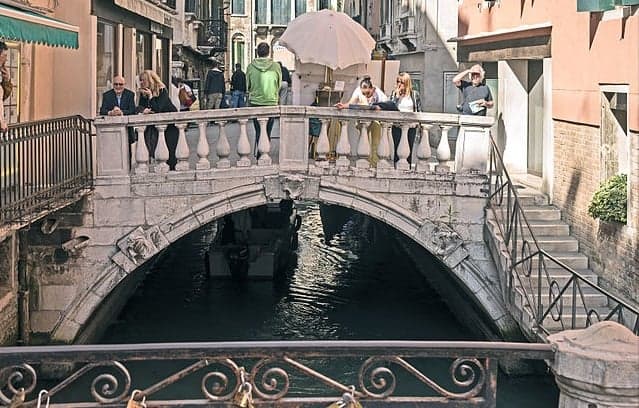 Venice bridge closed over fears of possible collapse