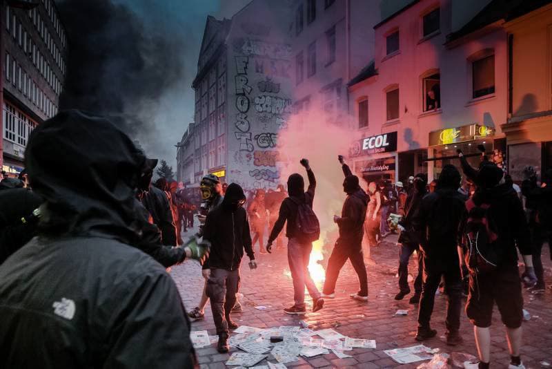 Outcry after AfD politician suggests shooting G20 looters