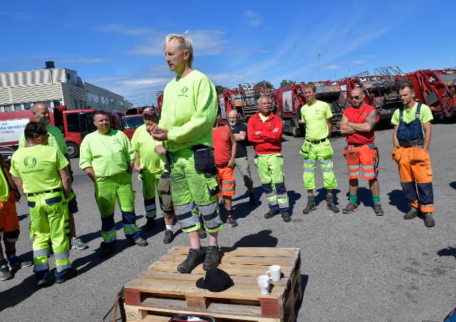 Stockholm waste collectors quit as strike hits one-week mark