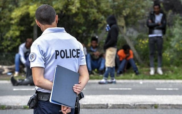 Calais brawls leave 20 migrants injured