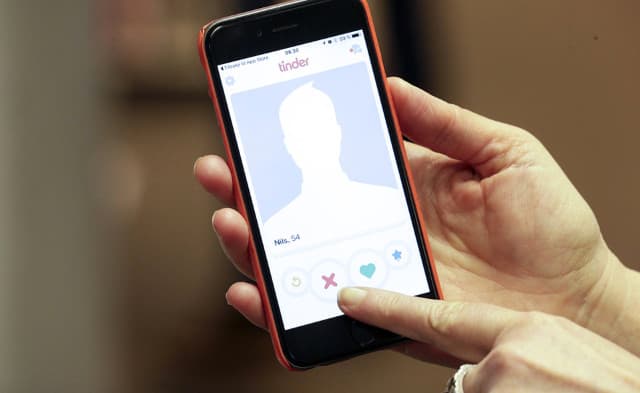 Gothenburg police bust Tinder scam where dates were lured to muggings by teen posing as woman