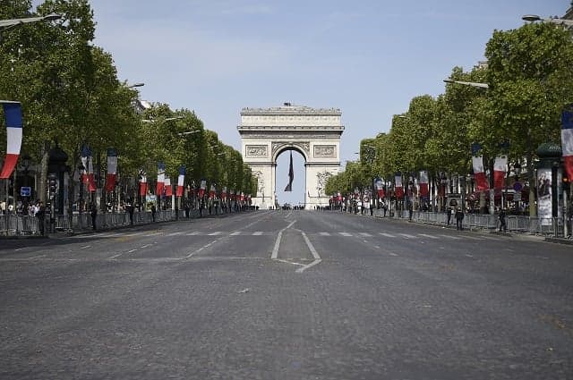 Paris to go completely car-free this Sunday...well almost