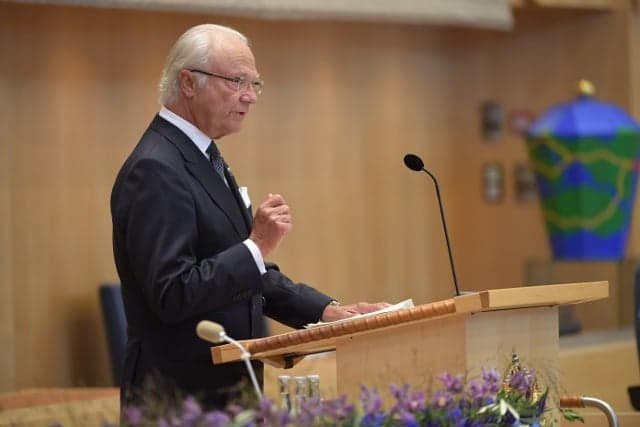 King reminds MPs they represent 'all of Sweden', including immigrants
