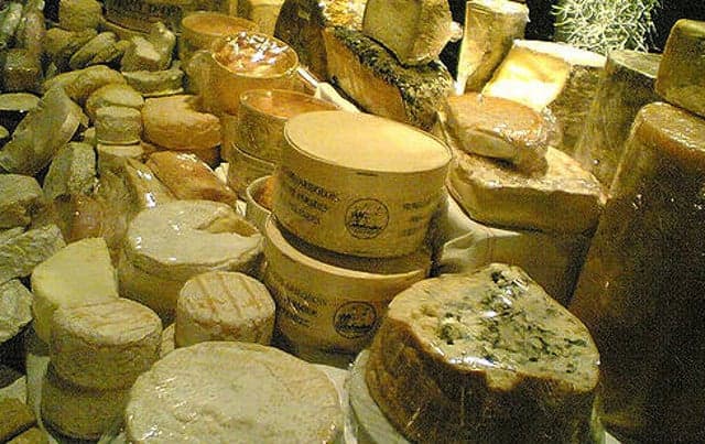 US supermarket sparks outcry over French cheese map that stinks