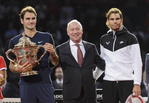 Federer returns home in campaign to win back number one spot