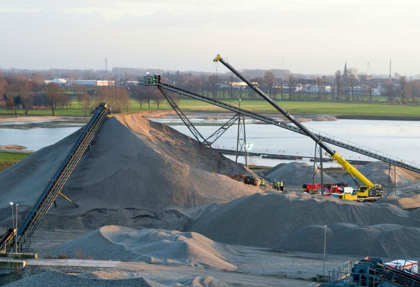 Two die in accident at gravel pit in western Germany