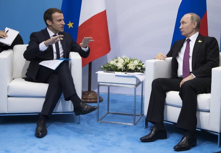 Macron urges Putin to pressure Assad on aid