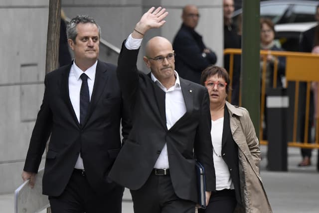Prosecutors ask for Catalan separatist leaders to be detained