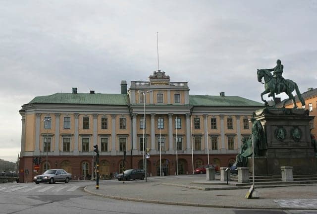 Two Swedish diplomats to be expelled from Russia: reports