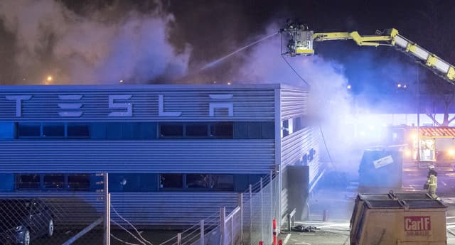 Police probe fire at new Tesla building in Malmö