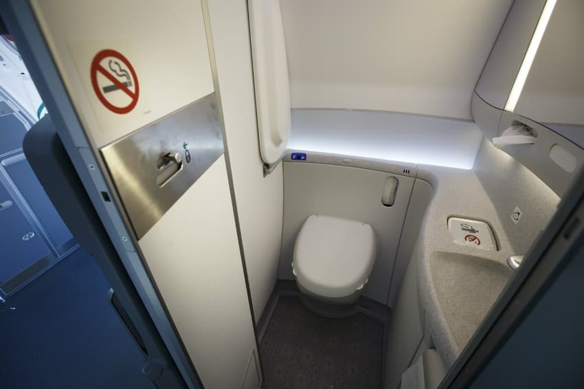 Norwegian flight carrying 60 plumbers turns back due to broken toilets
