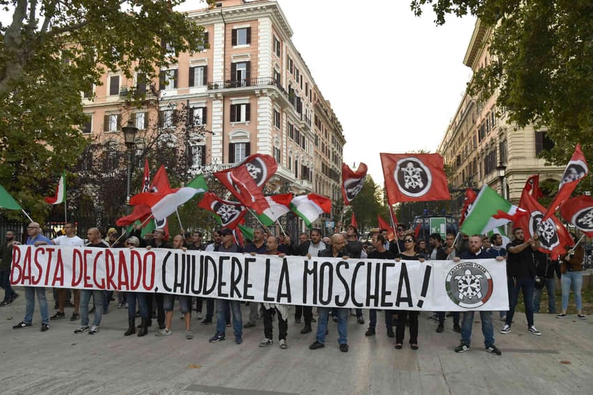 CasaPound: Italy's anti-migrant neighbourhood patrollers