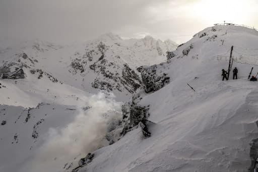Father and daughter killed by French Alps avalanche