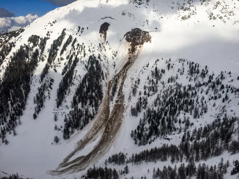 French nationals feared dead after Swiss avalanche