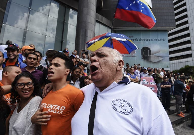 Switzerland slaps sanctions on top Venezuela officials