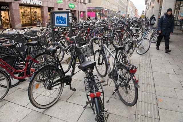 Eight essential rules and tips for cycling in Sweden