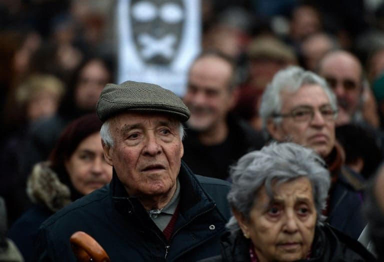 Spaniards rally for better pensions