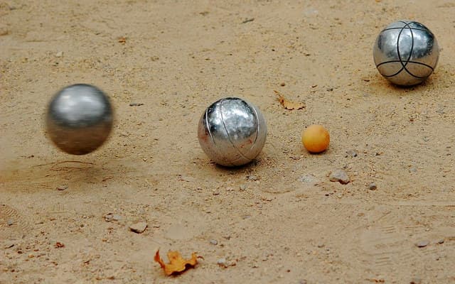 Frenchman dies after pétanque ball explodes in barbecue