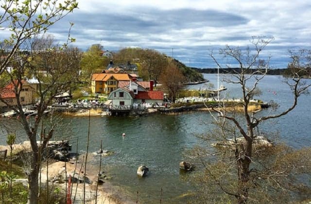How to travel to the Stockholm archipelago without paying extra
