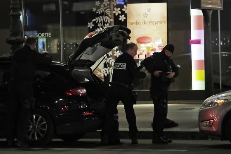 Knifeman dead after fatal attack in central Paris