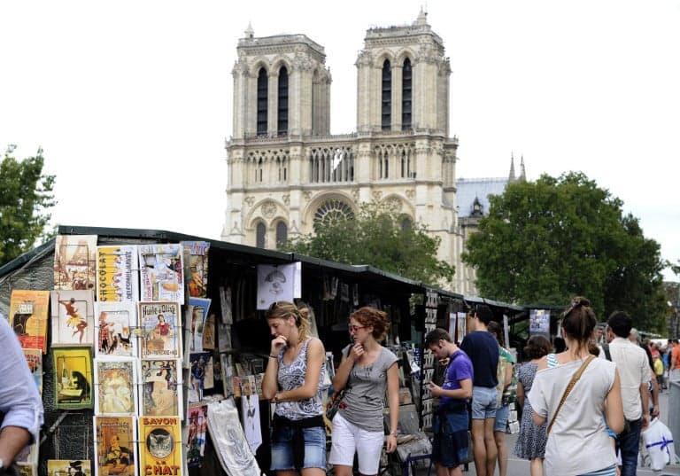 Paris: River bank booksellers seek World Heritage status