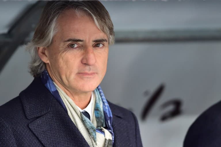 Roberto Mancini signs on to coach Italy