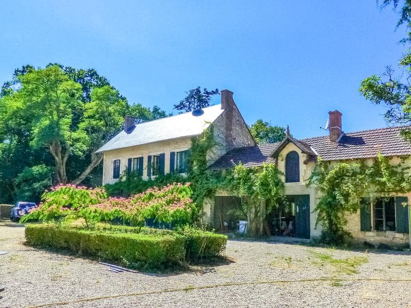 French property of the week: Charming farmhouse with 34 acres in the heart of France