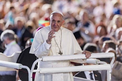 Pope celebrates mass before tens of thousands in Geneva