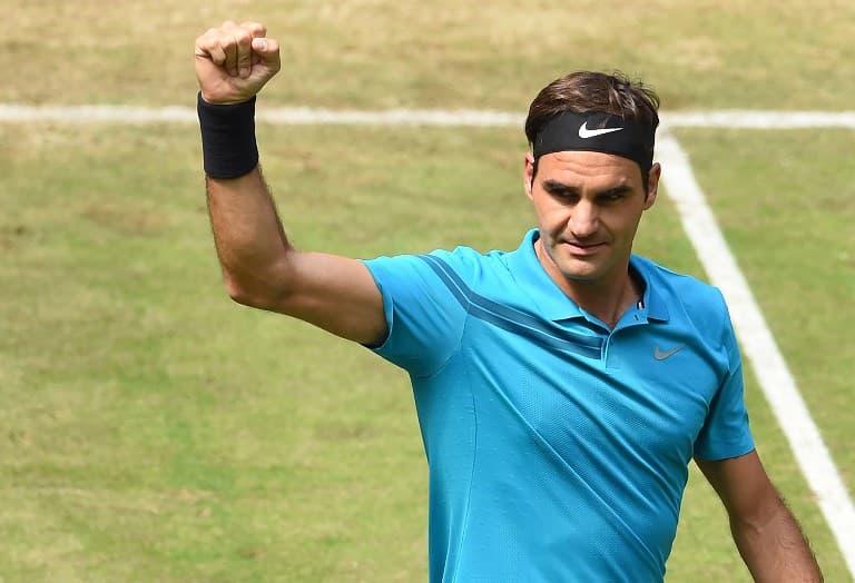 Roger Federer holds off Ebden to reach Halle semi-finals