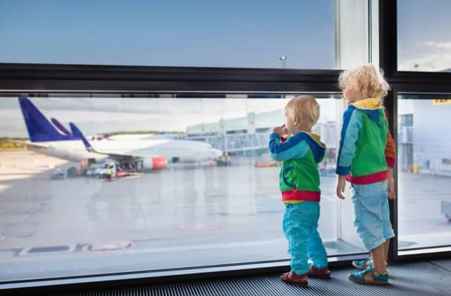 Swiss police issue warning for parents travelling alone with kids
