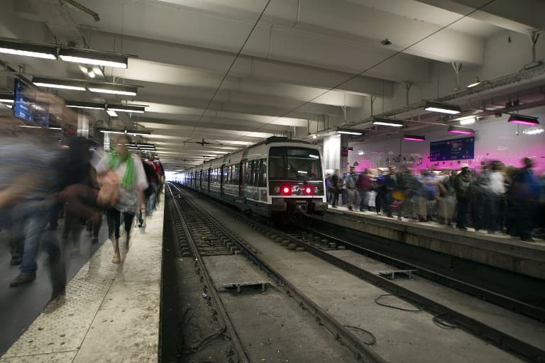 Paris commuters delayed after... mother gives birth on RER train