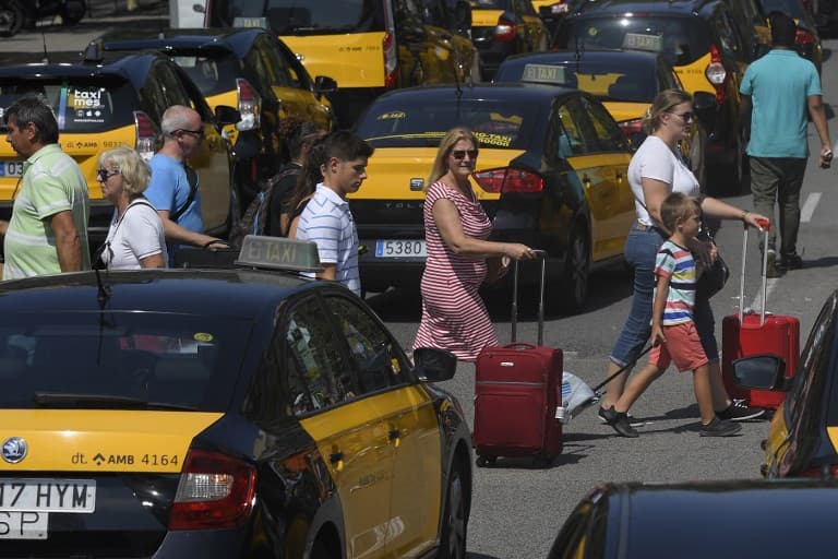 Taxi strike against Uber spreads across Spain