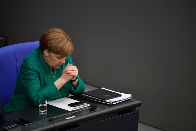 Moment of truth for Merkel as rebels weigh migration deals