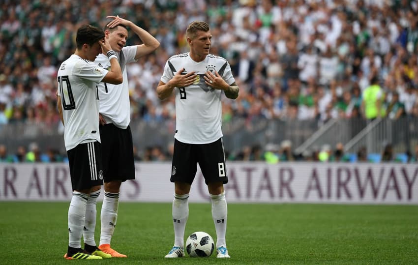 Özil "out of order" to make racism accusations, says Kroos