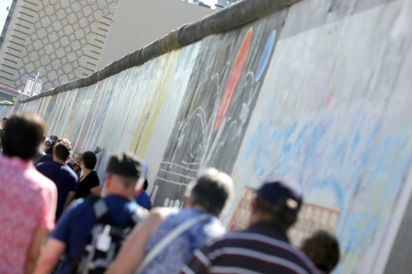 Interactive Russian film project to rebuild Berlin Wall in city centre