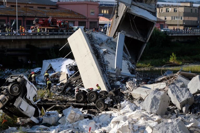 Italian government threatens to revoke motorway contract after Genoa bridge collapse