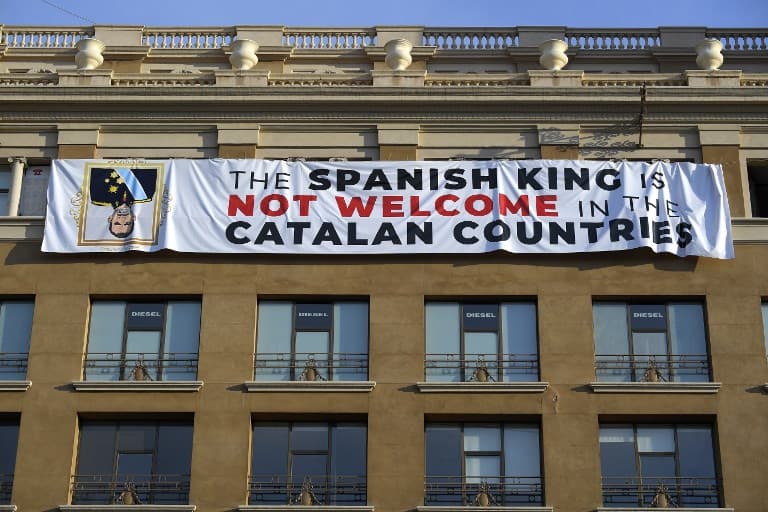 Anti-king banner unveiled in Barcelona ahead of attacks ceremony