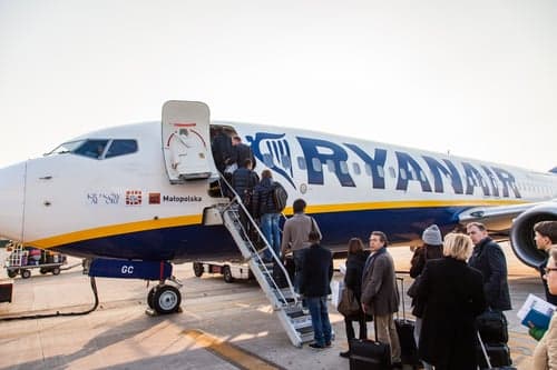 Ryanair signs deals with Italian cabin crew unions