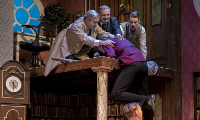 Actor falls for real in Malmö version of The Play That Goes Wrong