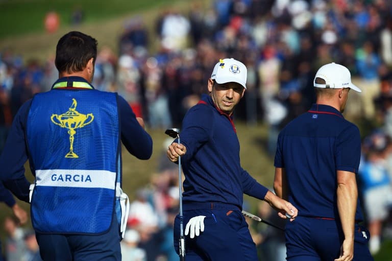 Veterans help Europe seize Ryder Cup lead