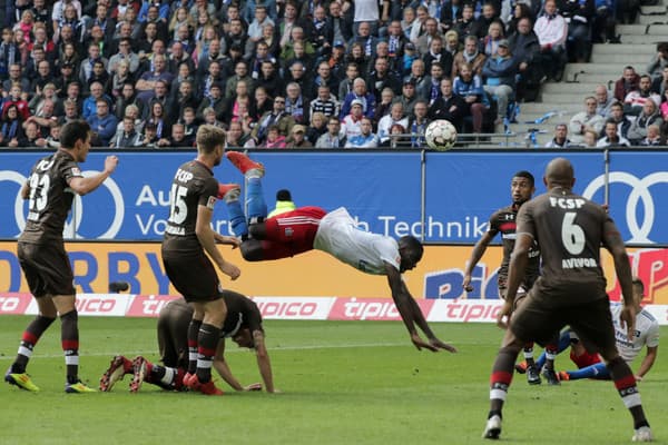 Tense Hamburg derby ends goalless