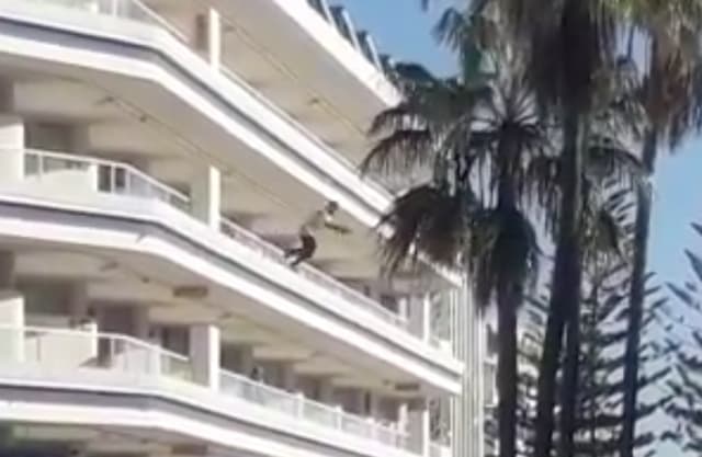 Video: Drugged Brit jumps off 4th floor balcony in Gran Canaria
