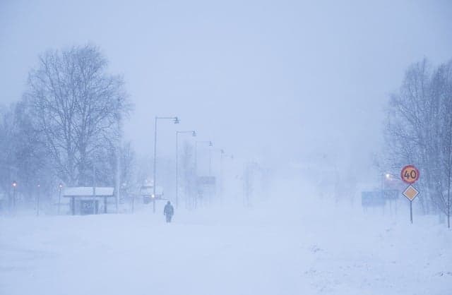 Heavy snow causes transport problems across Sweden