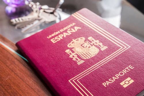 Have you given up your British nationality to become Spanish?