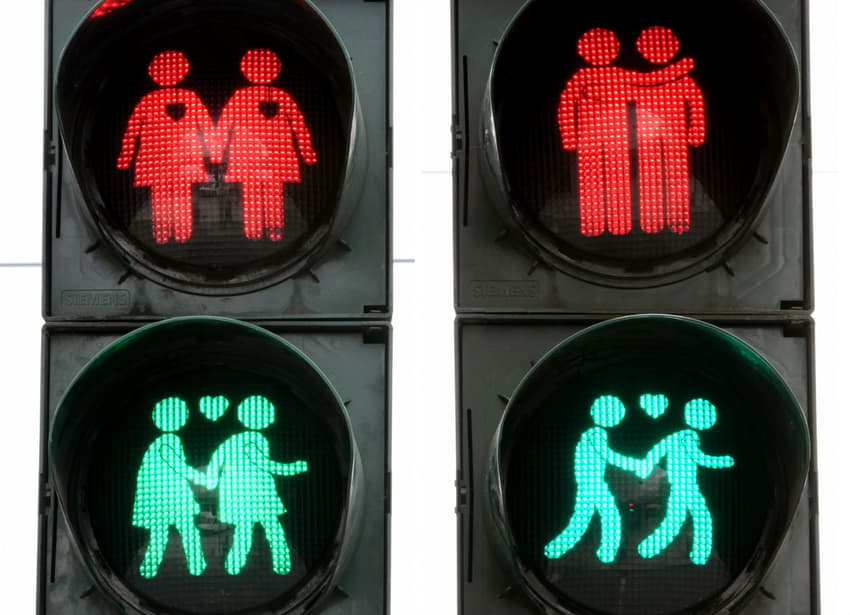Same-sex couples traffic lights to come to Cologne