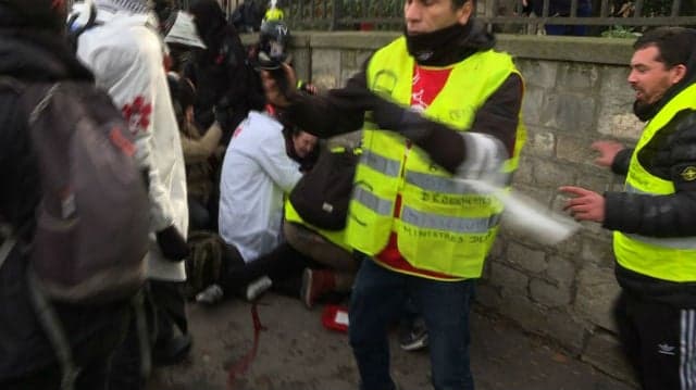 Demonstrator loses hand at Paris 'yellow vest' march