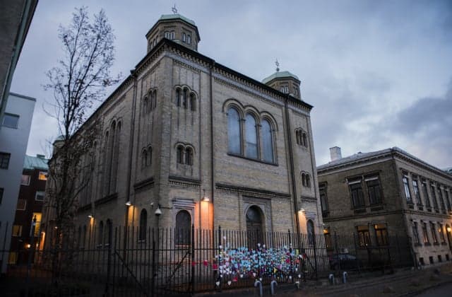 Sweden to deport Palestinian over Gothenburg synagogue attack